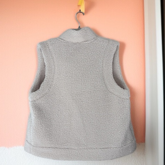 Aerie Cloud Sherpa Vest Cream Size Large NWT Flannel Lined Cozy Fleece Layer - Picture 4 of 6